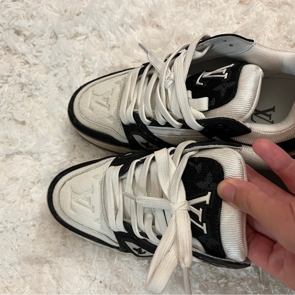 lV Trainer black and white sneaker - Picture 9 of 11